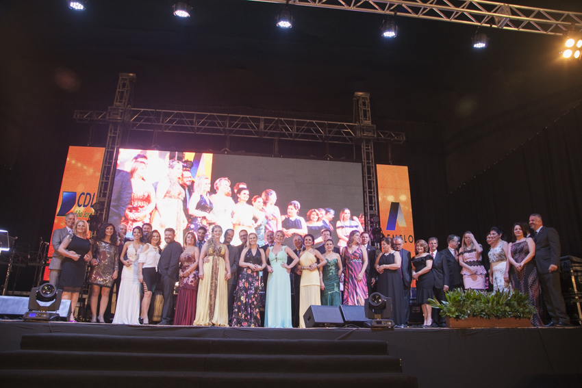 Empresários celebram 2016 em festa de fim de ano da AEMFLO Grande Florianópolis