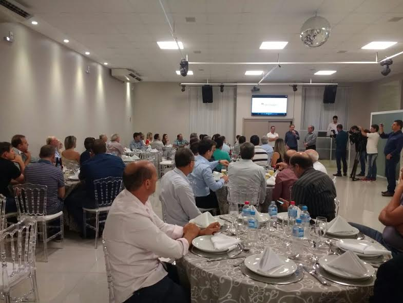 Acislo participa de reunião com representantes da Azul Linhas Aéreas Acislo participa de reunião com representantes da Azul Linhas Aéreas