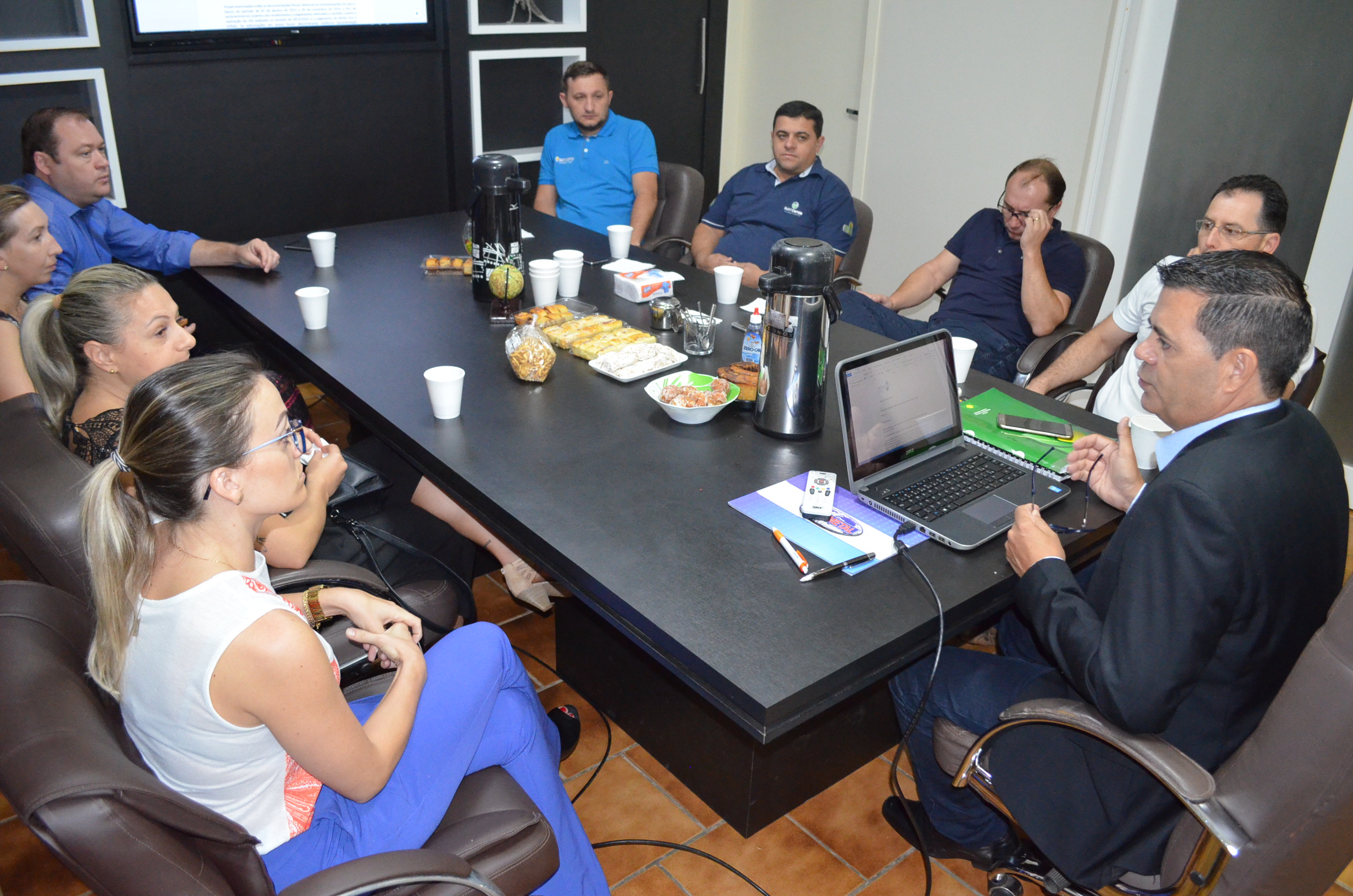 Presidente da ACIAX de Xaxim realiza reunião com a diretoria