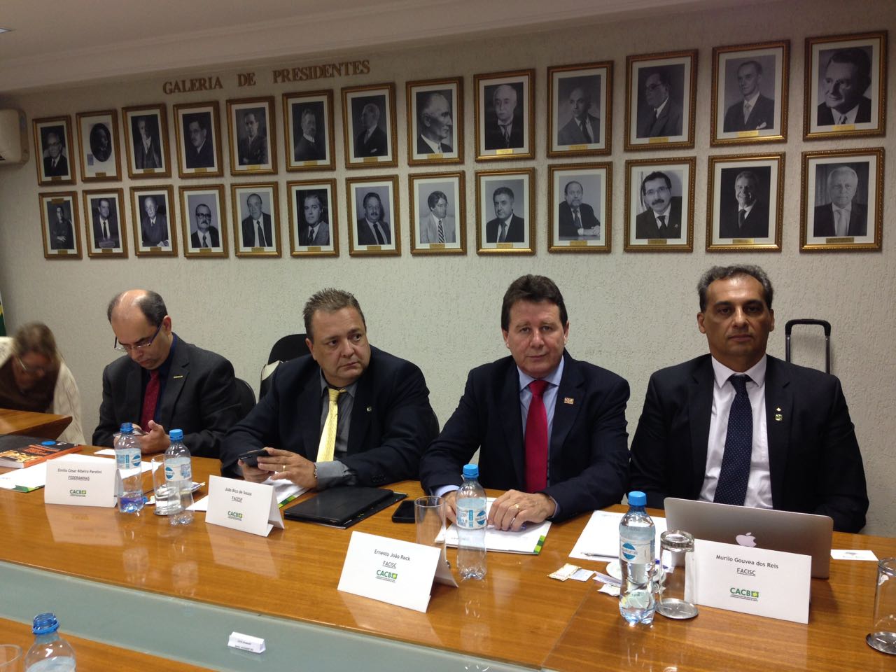 Presidente da Facisc participa da reunião de diretoria da CACB