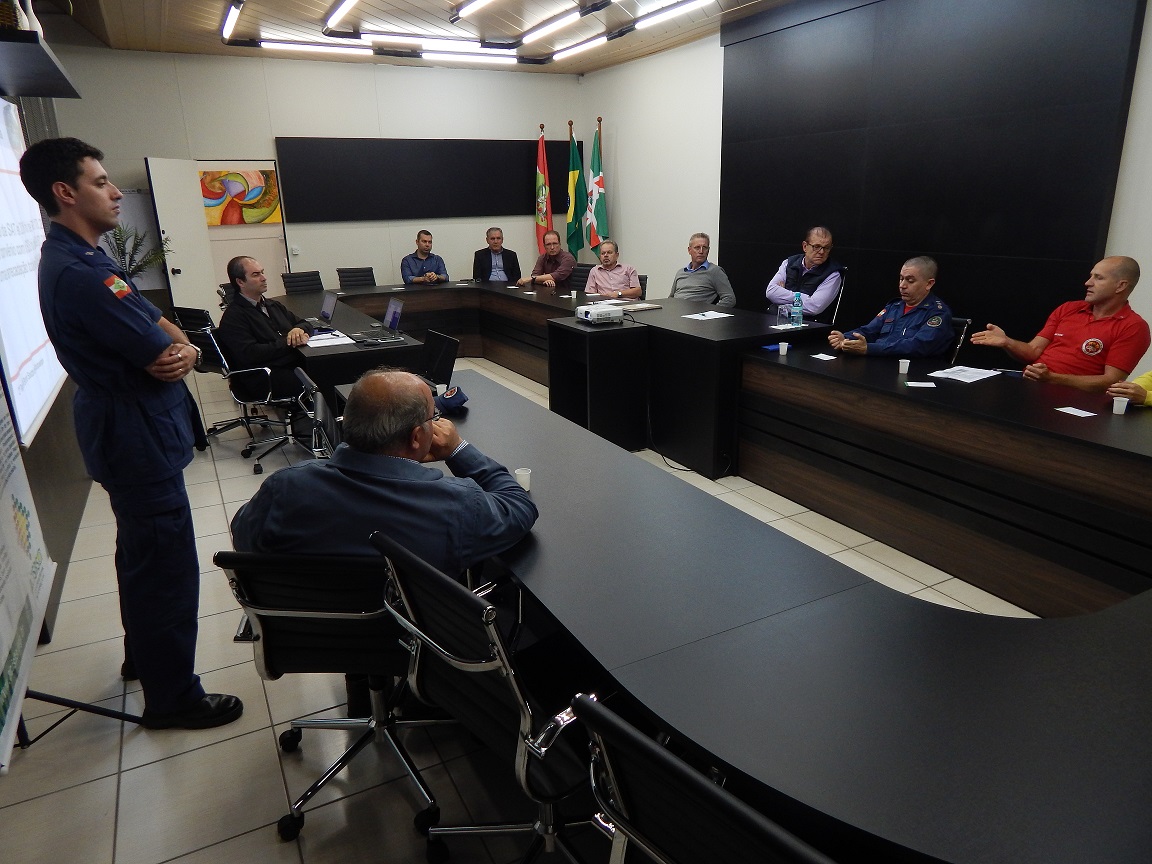 ACI São Bento do Sul recebe comandante do Corpo de Bombeiros