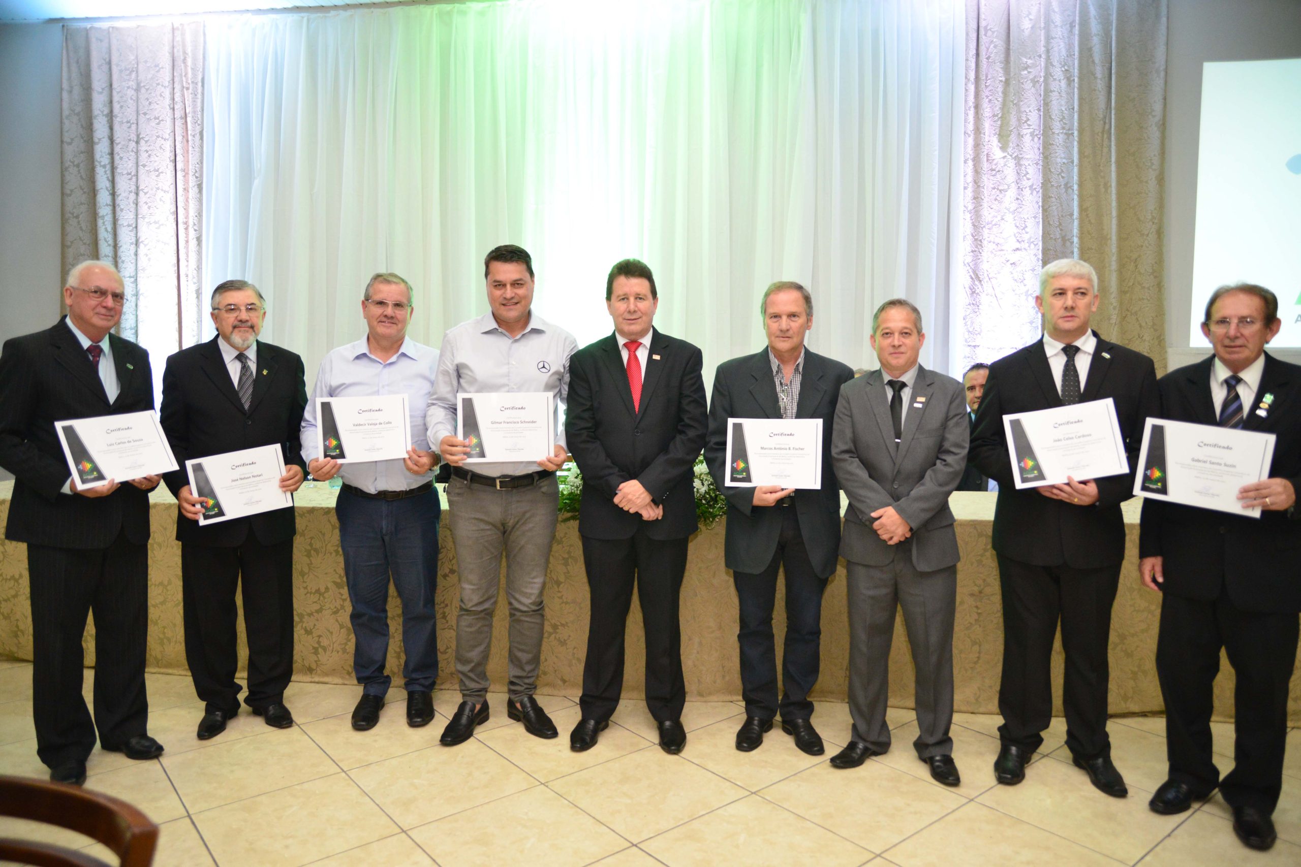 Presidente da Facisc prestigia posse da presidência da ACI de Mafra