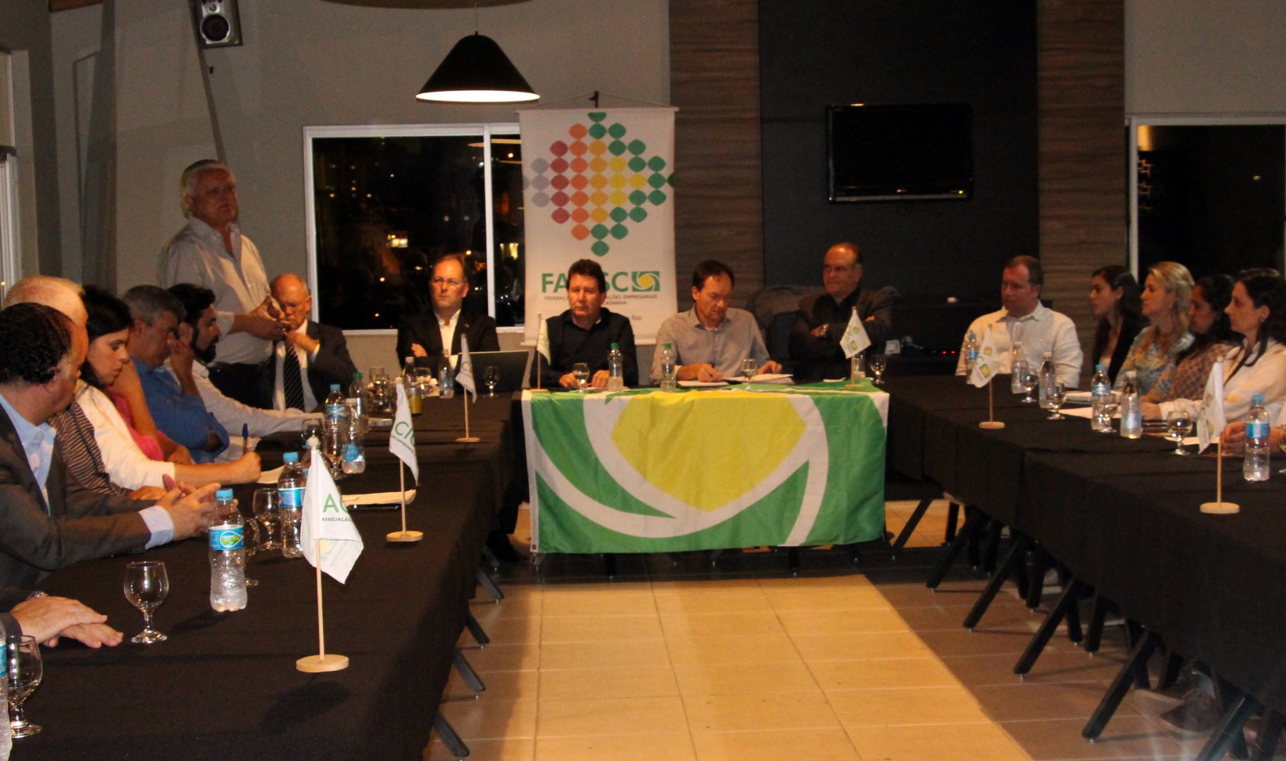 Plenária da Facisc reúne dirigentes de 11 Associações Empresariais, em Caçador Plenária da Facisc reúne dirigentes de 11 Associações Empresariais, em Caçador