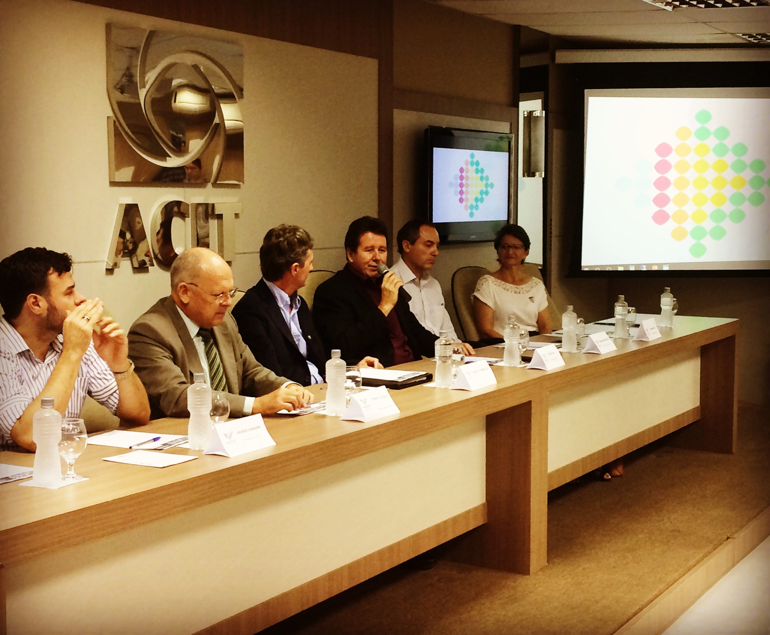 Plenária da FACISC reúne empresários da região Sul, na ACI de Tubarão Plenária da FACISC reúne empresários da região Sul, na ACI de Tubarão