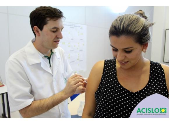 ACI São Lourenço do Oeste realiza campanha de imunização da gripe H1N1 para associados