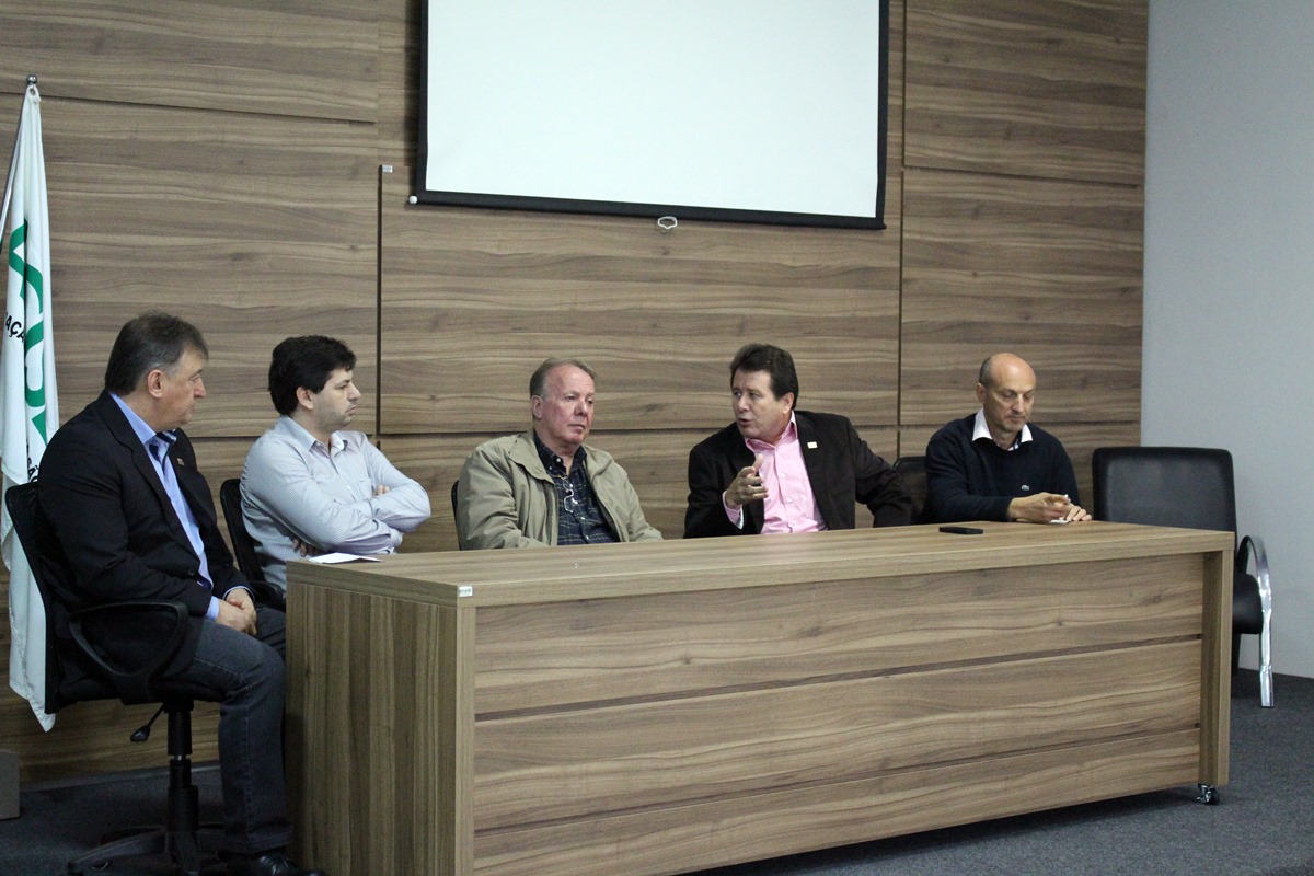 Facisc participa de reunião com Deinfra em São Lourenço do Oeste