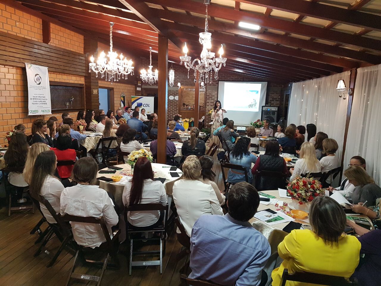 Workshop do Núcleo da Mulher Empresária faz sucesso na ACI de SãoCarlos
