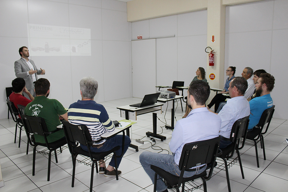 Registro de marcas e patentes pauta conversa entre associados e Printe na ACI Maravilha