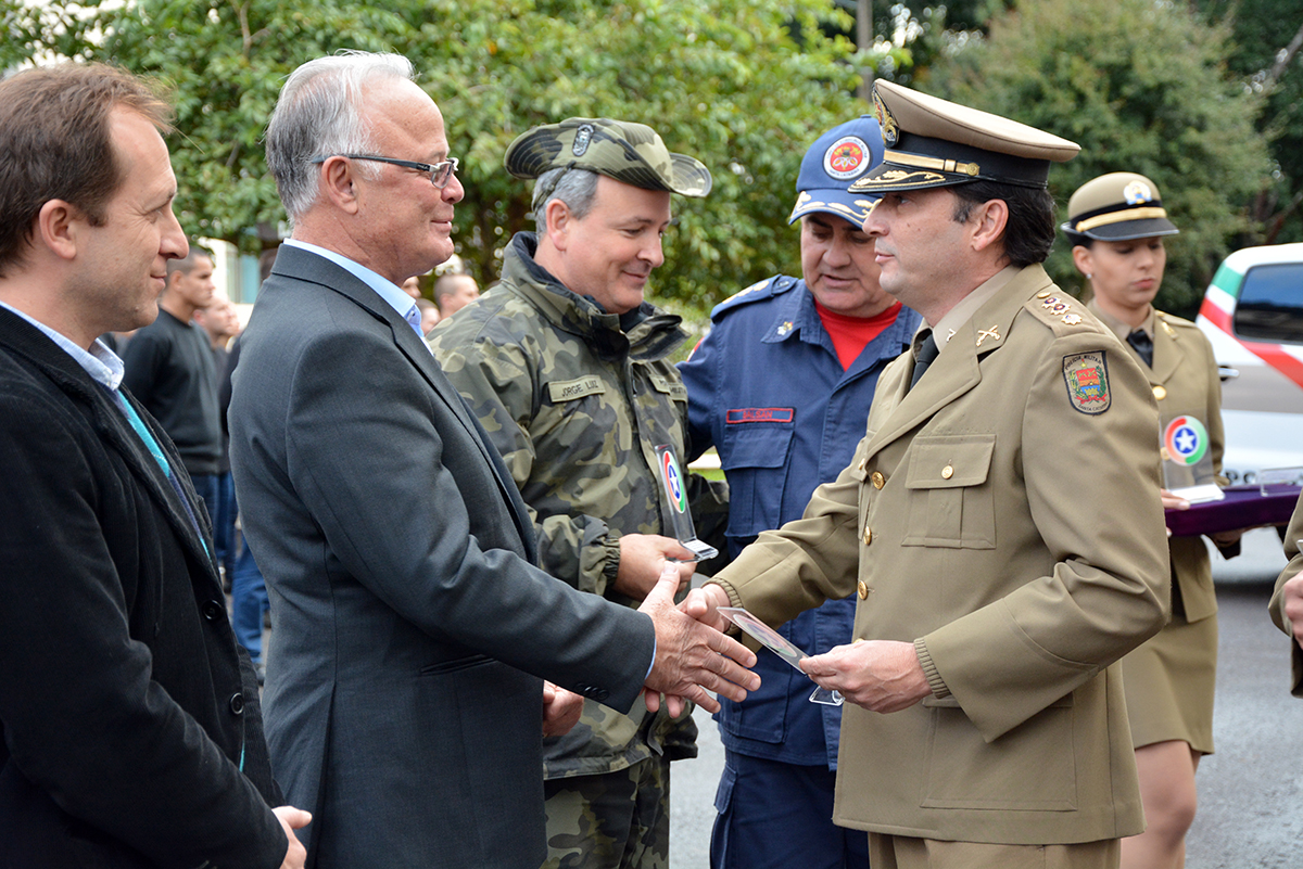 ACI de Chapecó recebe homenagem da Polícia Militar pela contribuição à segurança pública