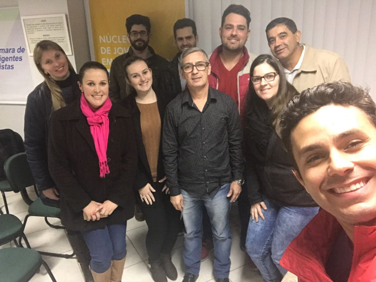 Núcleo de Jovens de Trombudo Central conhece a história da Cardoso Joalheiros