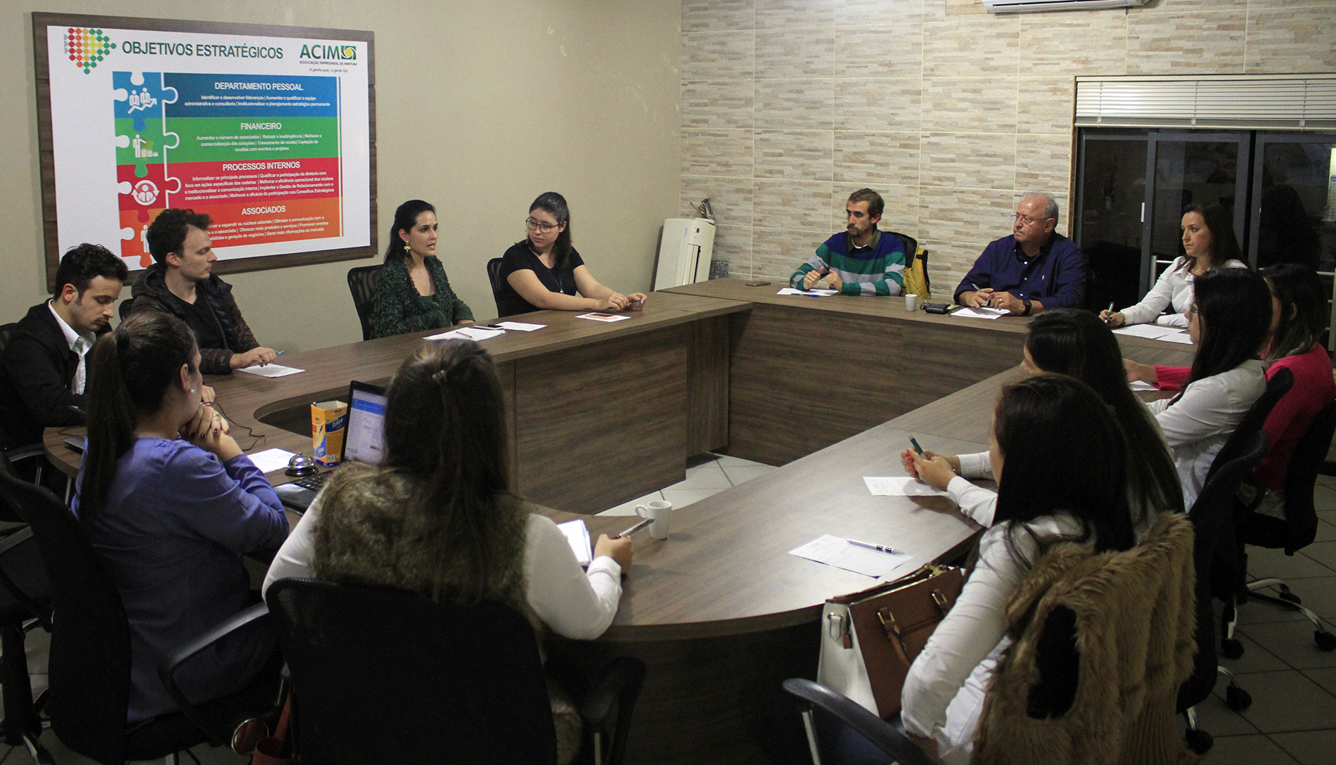 Jovens empresários de Imbituba iniciam atividades de mentoria Jovens empresários de Imbituba iniciam atividades de mentoria