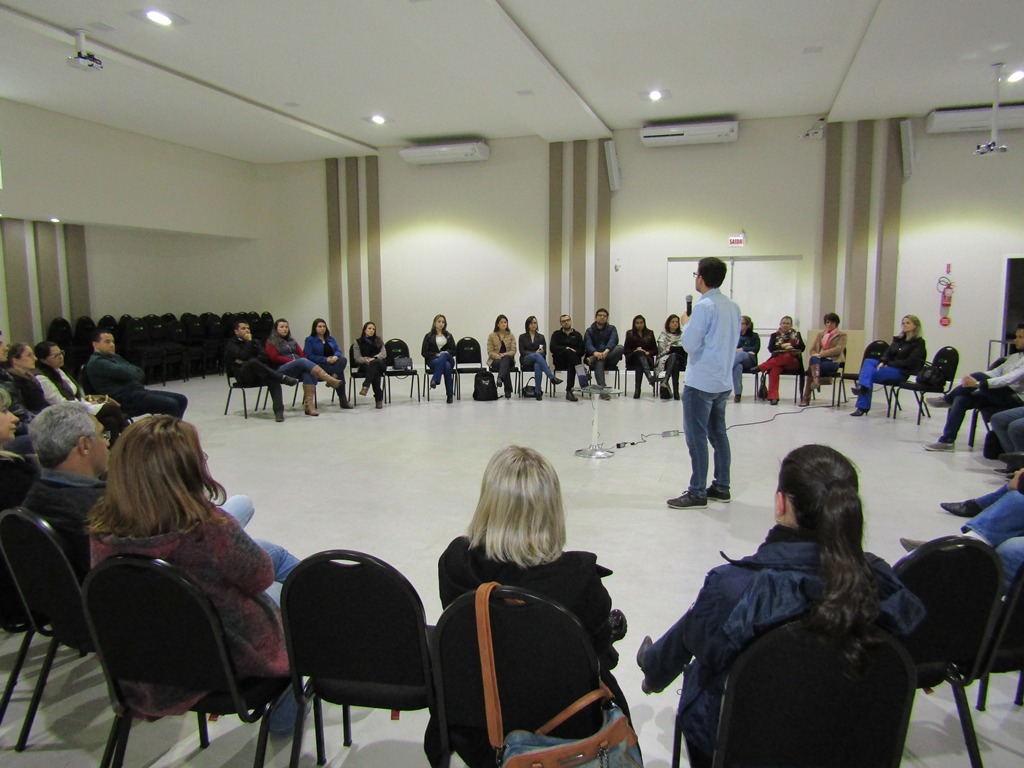 Membros da ACIL Jovem compartilham suas experiências com nucleados da ACIL Lages Membros da ACIL Jovem compartilham suas experiências com nucleados da ACIL Lages