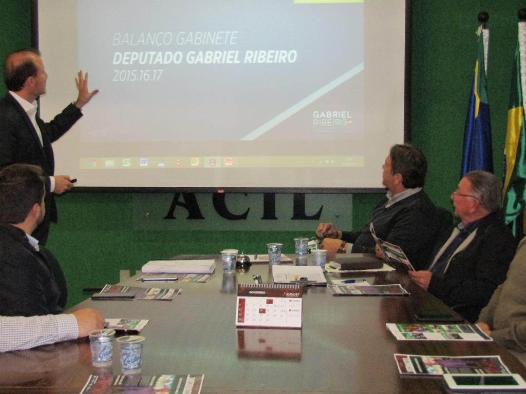 Deputado Gabriel Ribeiro faz um balanço de seu mandato para empresários na ACIL Lages
