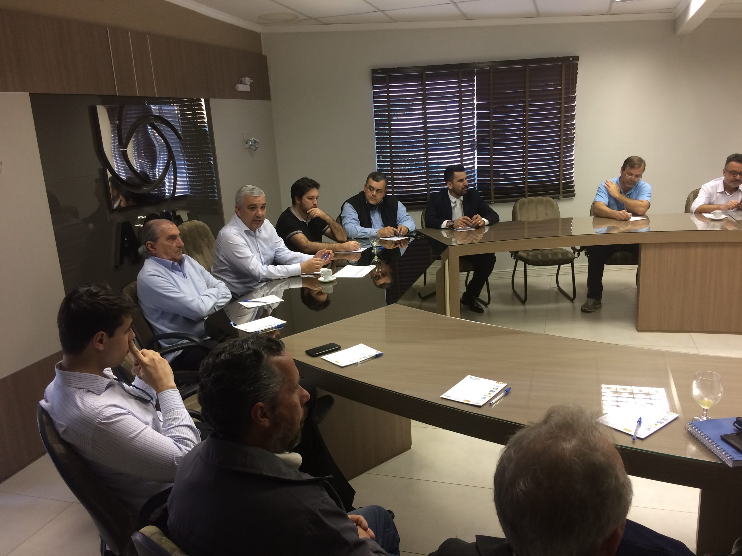 Meio-ambiente reúne entidades na ACIT Tubarão Meio-ambiente reúne entidades na ACIT Tubarão