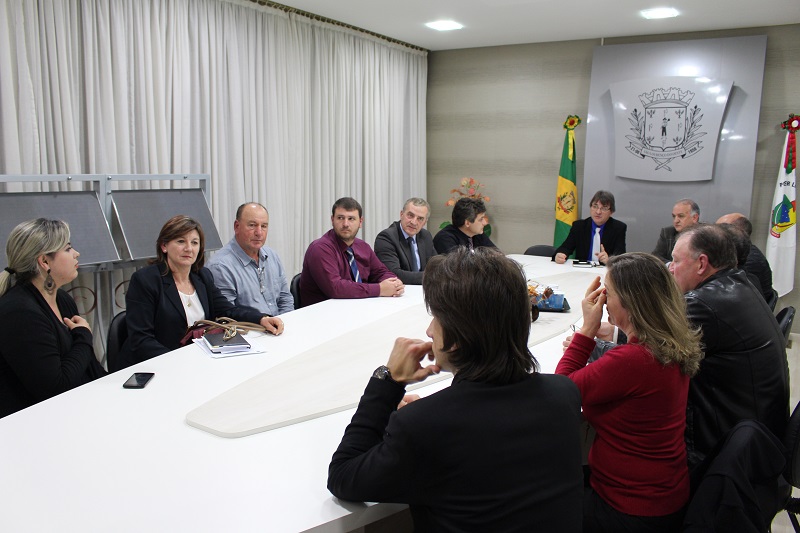 Acislo e Ministério Público participam de conversa com vereadores sobre Lei das Sacolas