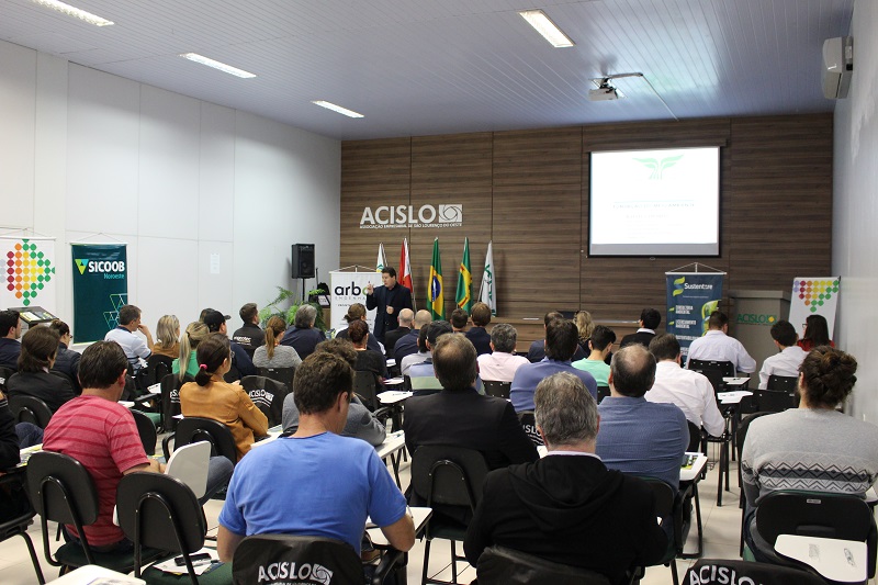 Empresários participam de palestra sobre licenciamento ambiental