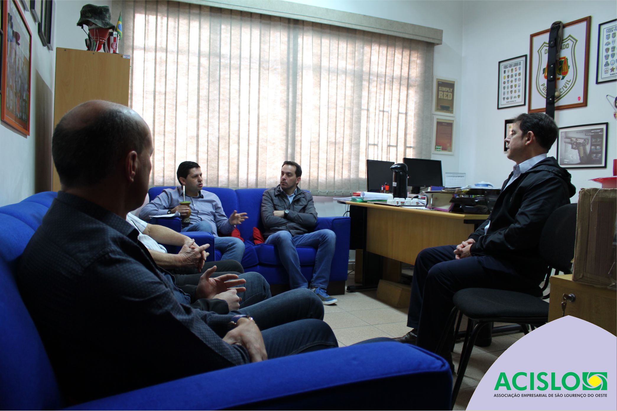 Comitiva da Acislo conversa com delegado regional e conhece a estrutura da Polícia Comitiva da Acislo conversa com delegado regional e conhece a estrutura da Polícia