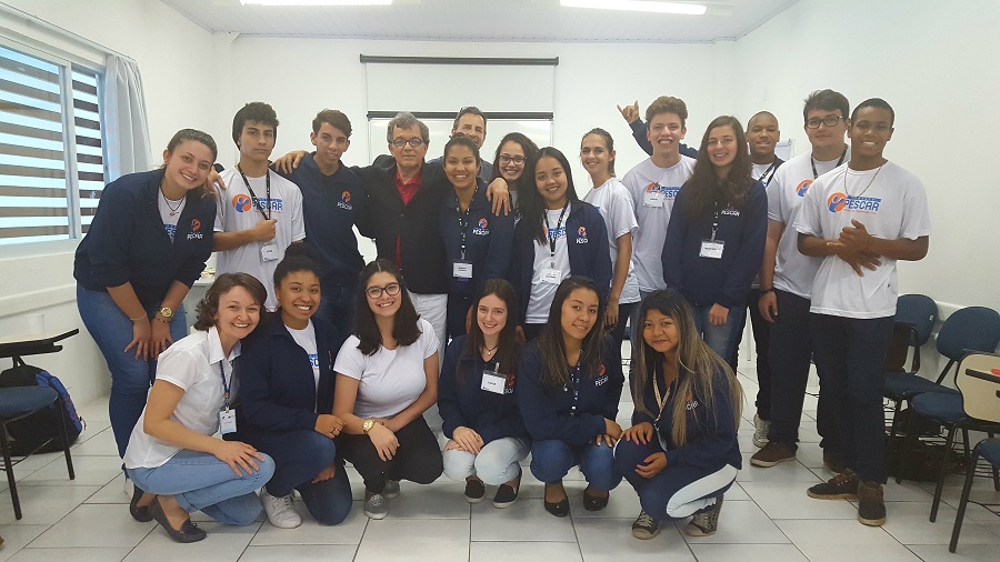 Projeto Pescar na Grande Fpolis recebe o escritor catarinense Deonísio da Silva