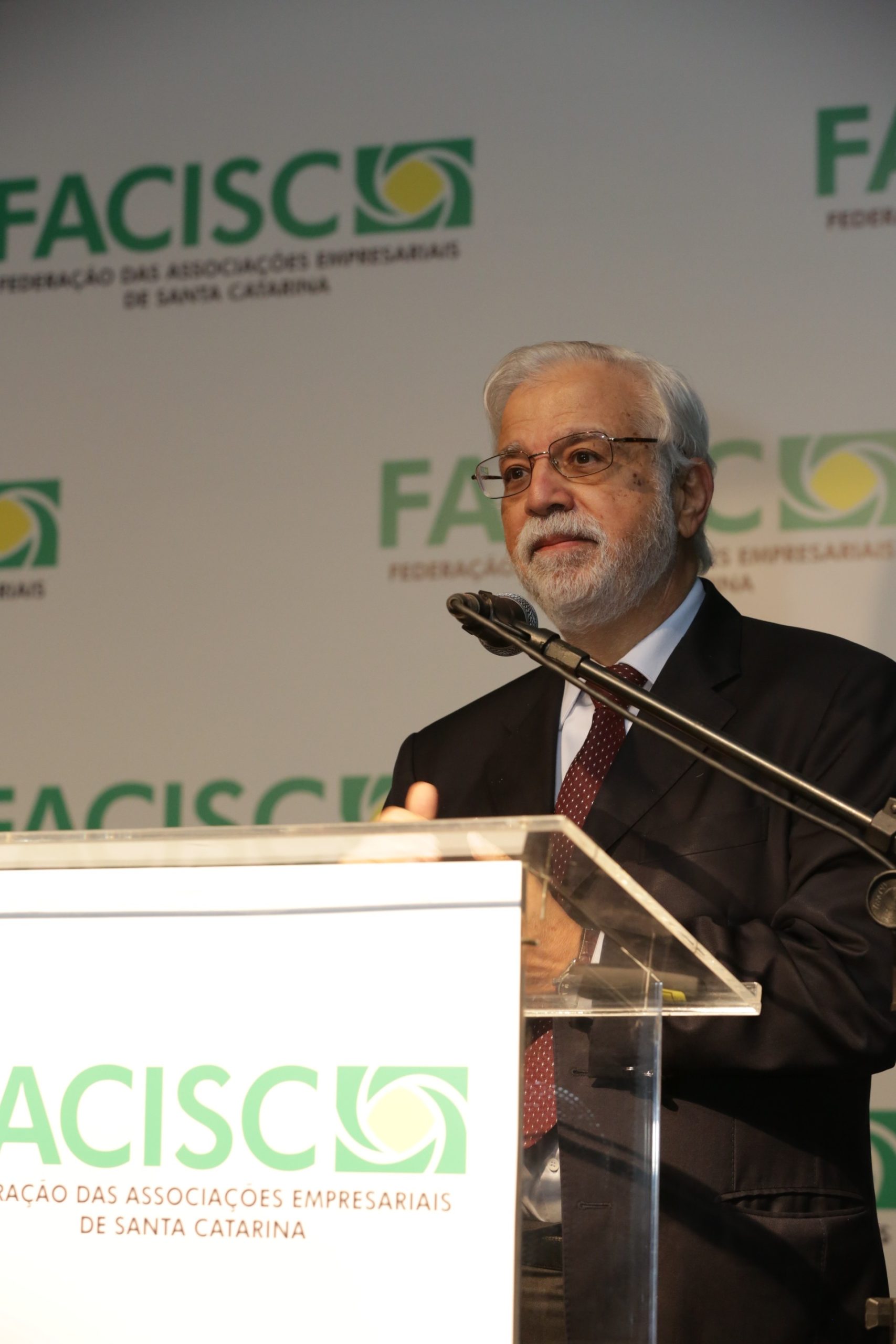 Gustavo Loyola palestra sobre cenário econômico na posse da Facisc Gustavo Loyola palestra sobre cenário econômico na posse da Facisc