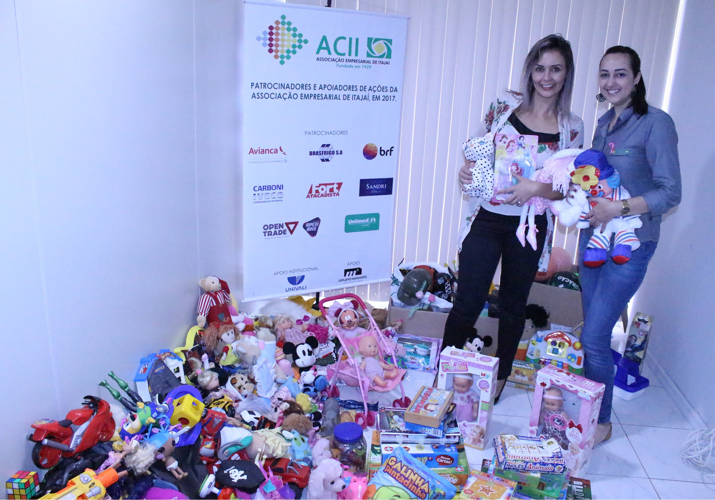 Ação conjunta entre ACII Itajaí e Secretaria da Criança e do Adolescente arrecada brinquedos para o Dia das Crianças