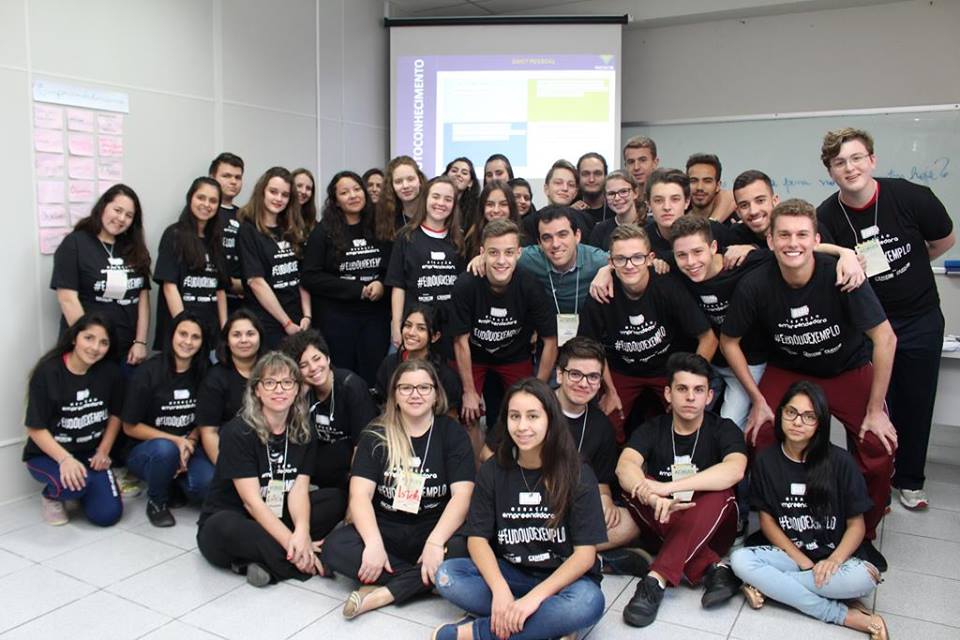 Alunos catarinenses se formam em empreendedorismo