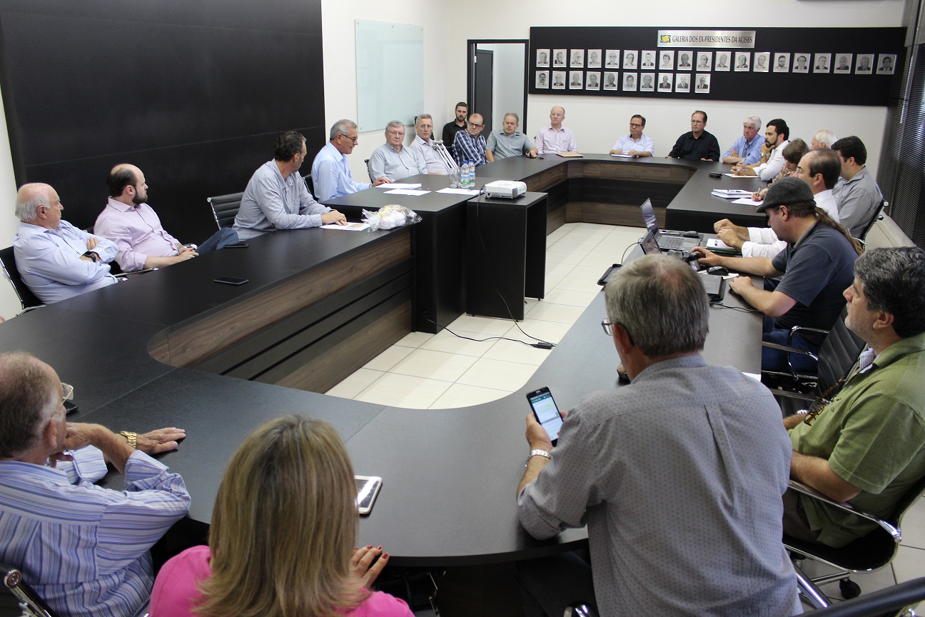 Deputado apresenta ações nos Diálogos Institucionais da Acisbs
