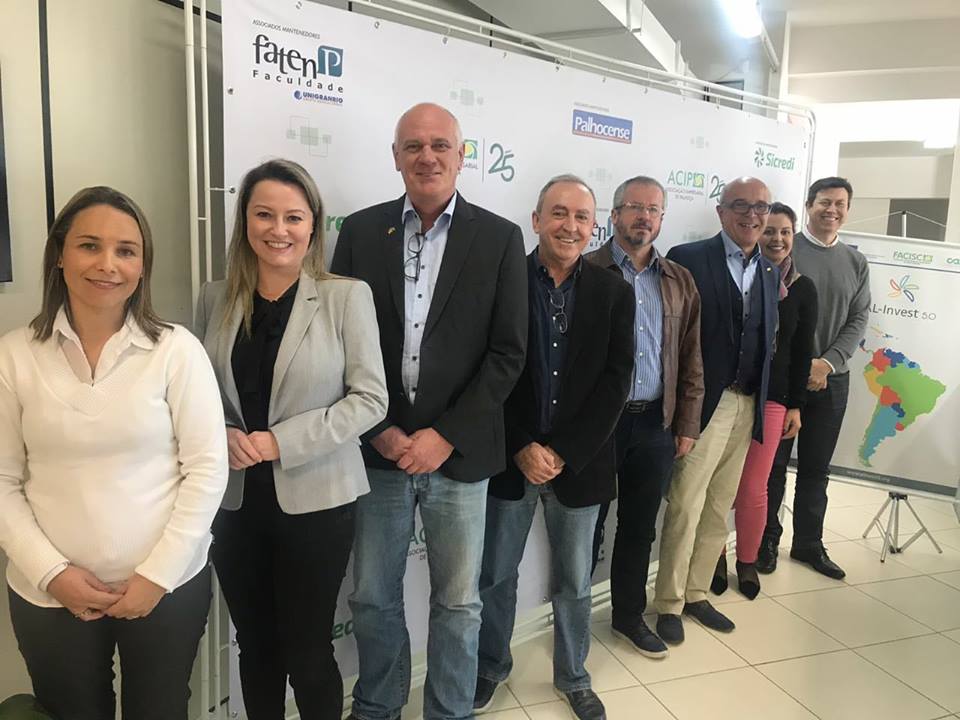 Consultor alemão visita a sede da ACIP Palhoça