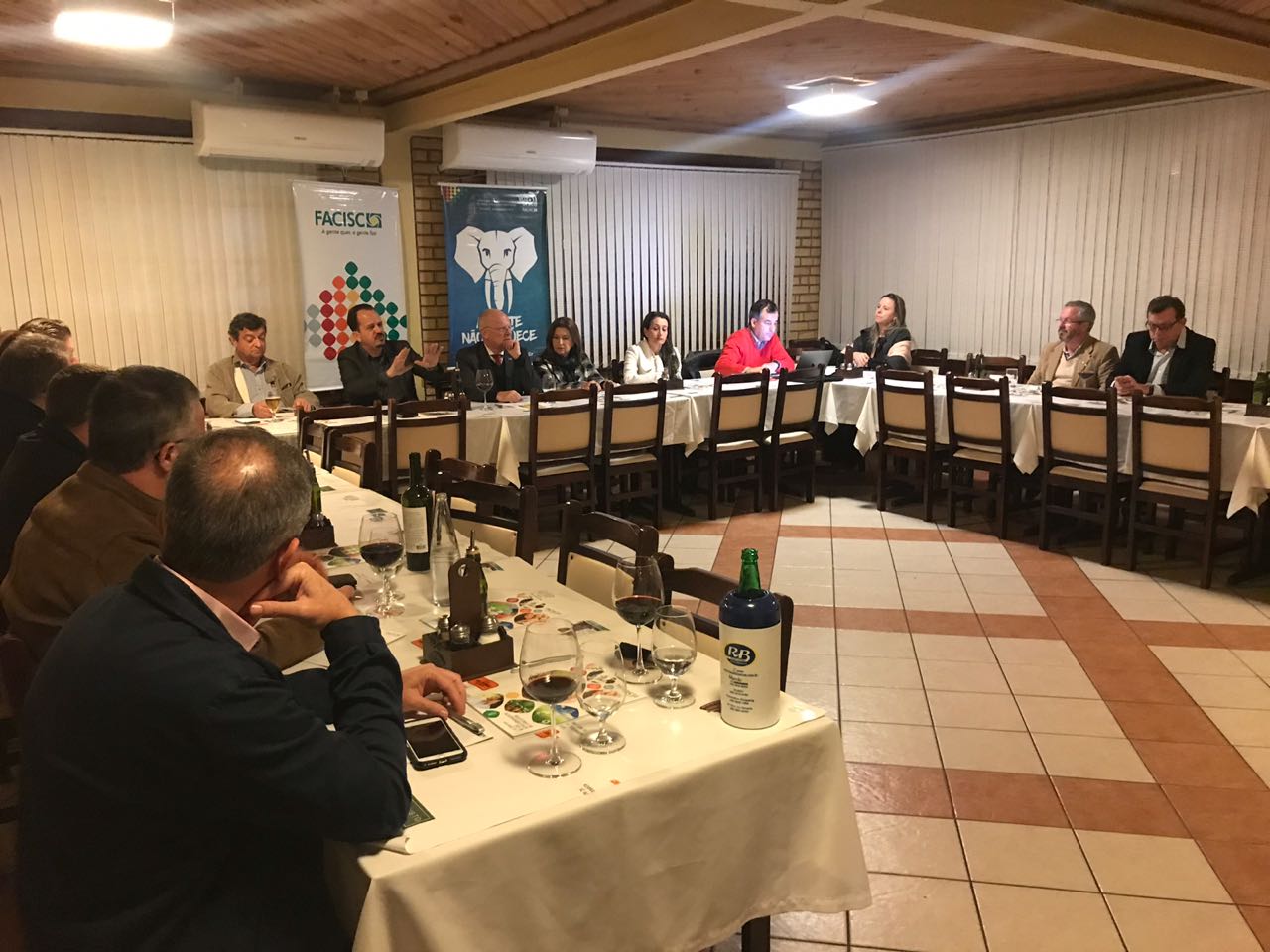 Em encontro da regional litoral, Jonny Zulauf ressalta importância da união para o crescimento das entidades