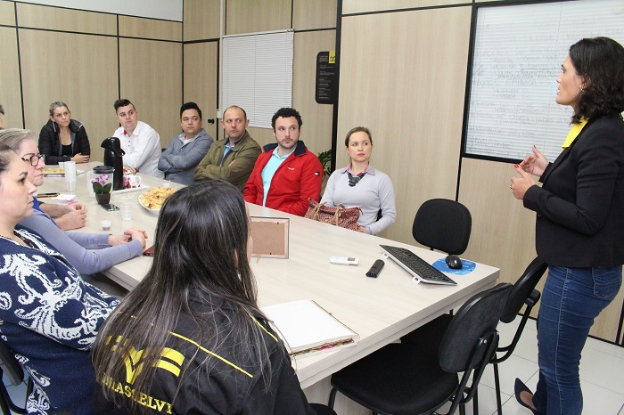 Núcleo de Gastronomia da ACIRS discute parcerias com universidade