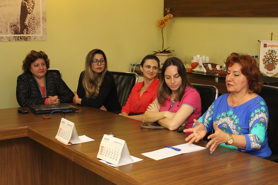 Empresárias de Rio do Sul visitam sede da Pamplona Alimentos