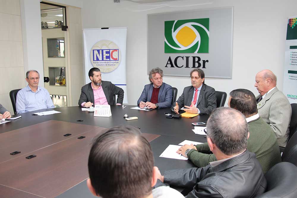 Presidente da Jucesc participa de reunião do Núcleo de Empresas Contábeis da ACIBr Brusque