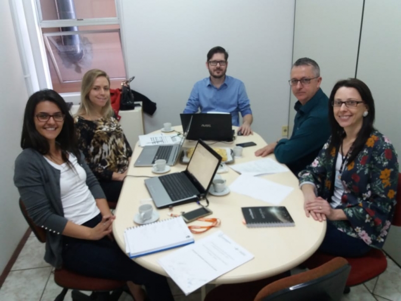 ​Consultores da Facisc orientam sobre projetos do Empreender Competitivo