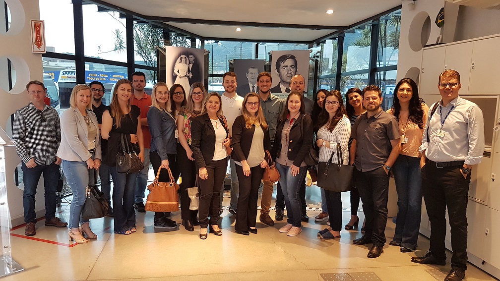 Núcleo de Comunicação e Marketing participa de visita técnica na Weg