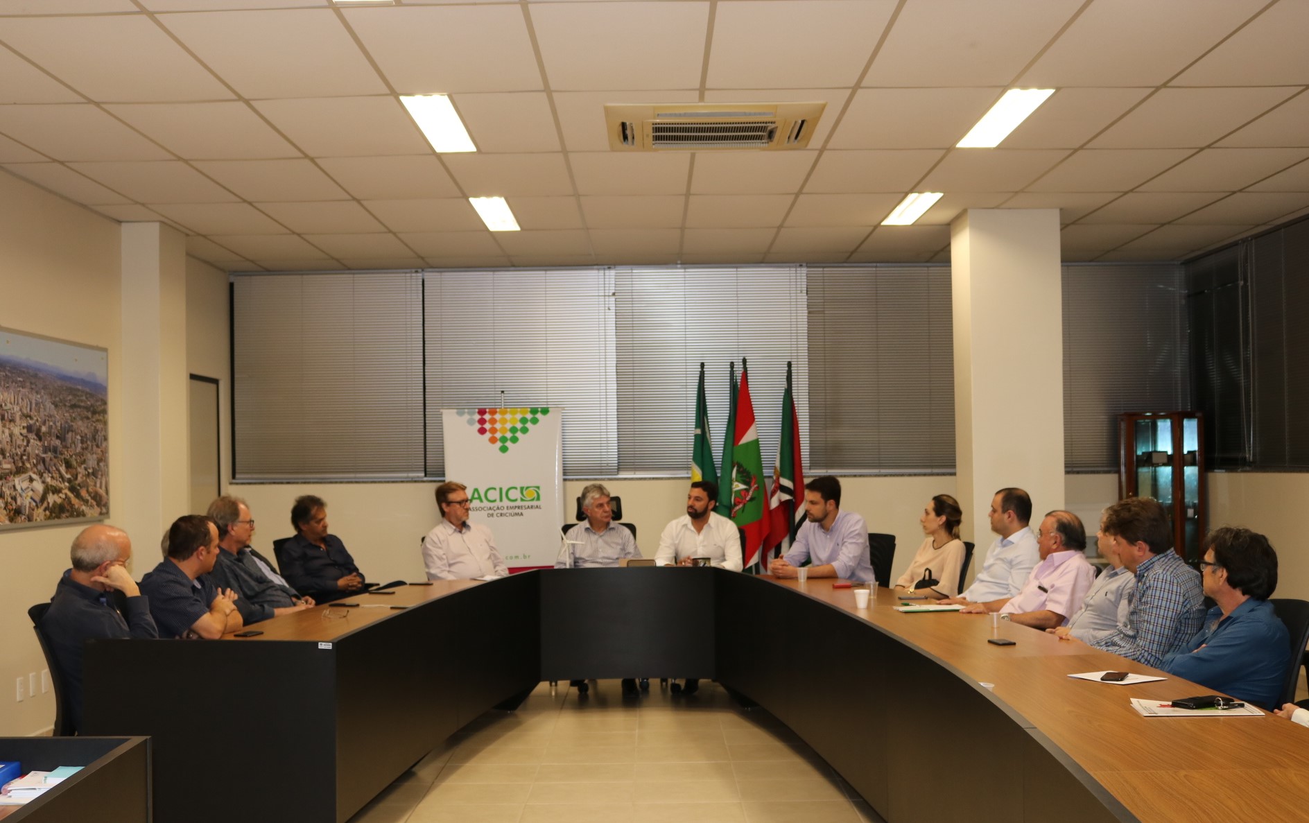 Representatividade política e instalação de pedágios pautam reunião da Acic Criciúma