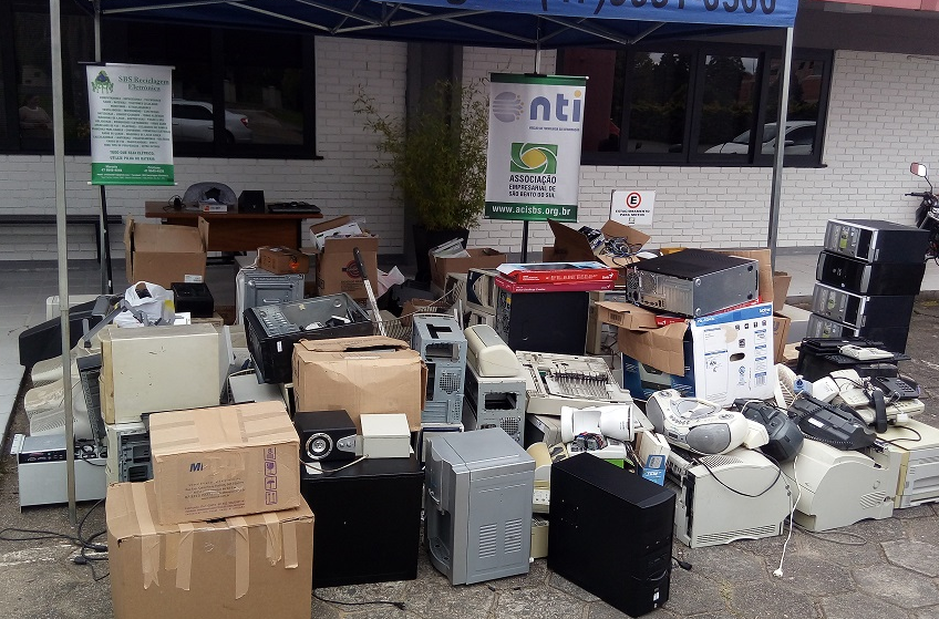 Duas toneladas de materiais eletrônicos foram arrecadadas em São Bento do Sul