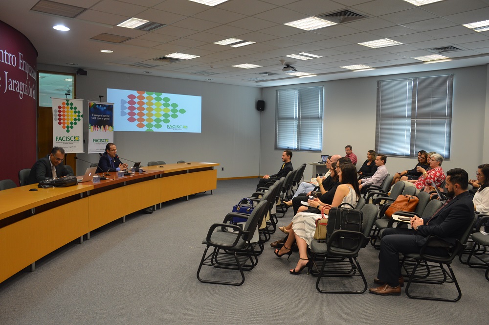 Em Jaraguá do Sul, temas do universo jurídico são debatidos na reunião do Comitê da Facisc Em Jaraguá do Sul, temas do universo jurídico são debatidos na reunião do Comitê da Facisc