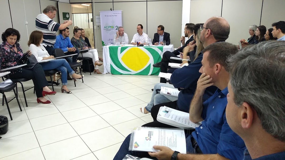 Representantes de ACIs Grande Florianópolis reúnem-se em Palhoça