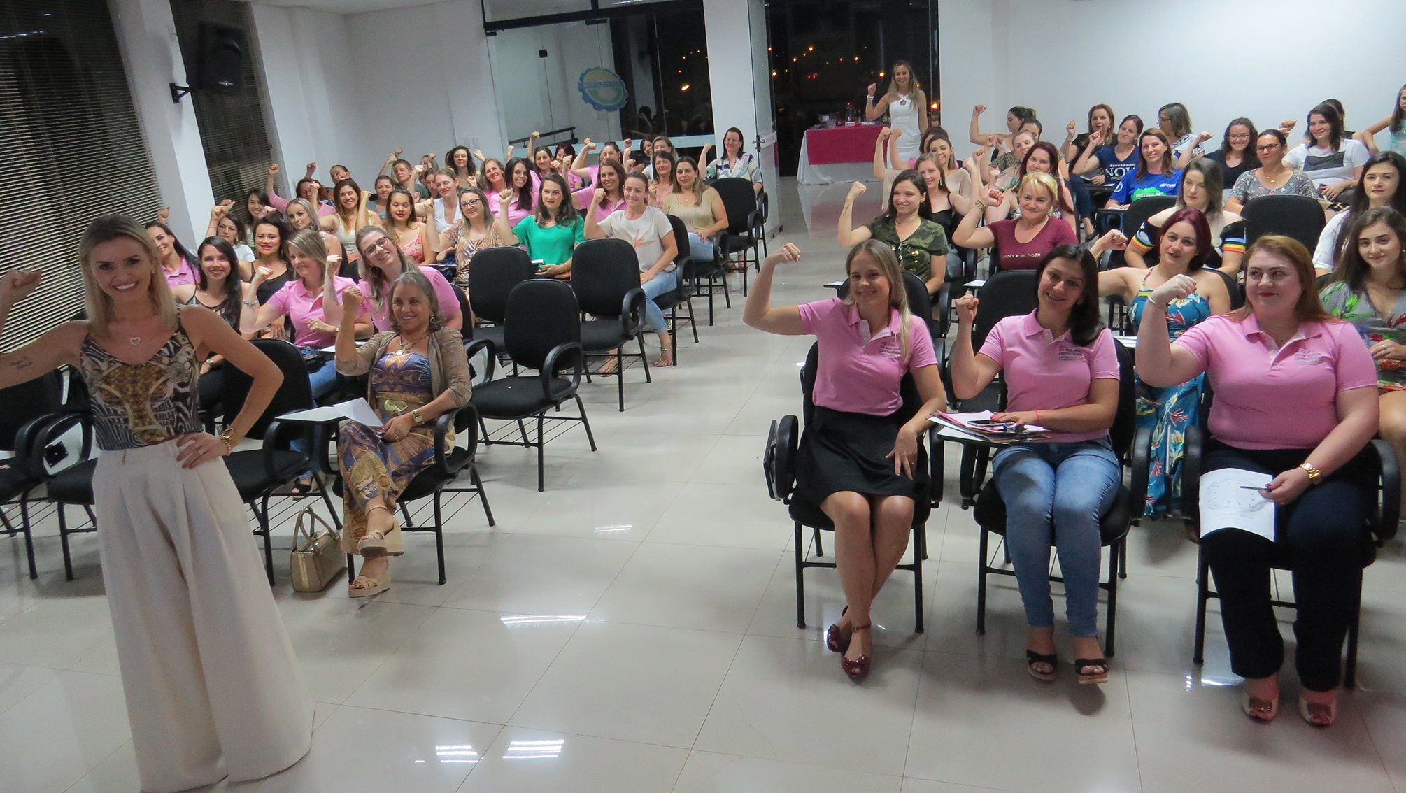 Palestra com tema “O poder da mulher da mulher empreendedora” lota auditório da Ascoagrin