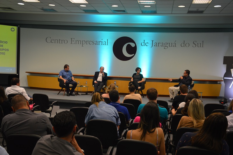 Em Jaraguá do Sul, evento integra núcleos de negócios com foco nas transformações no mercado