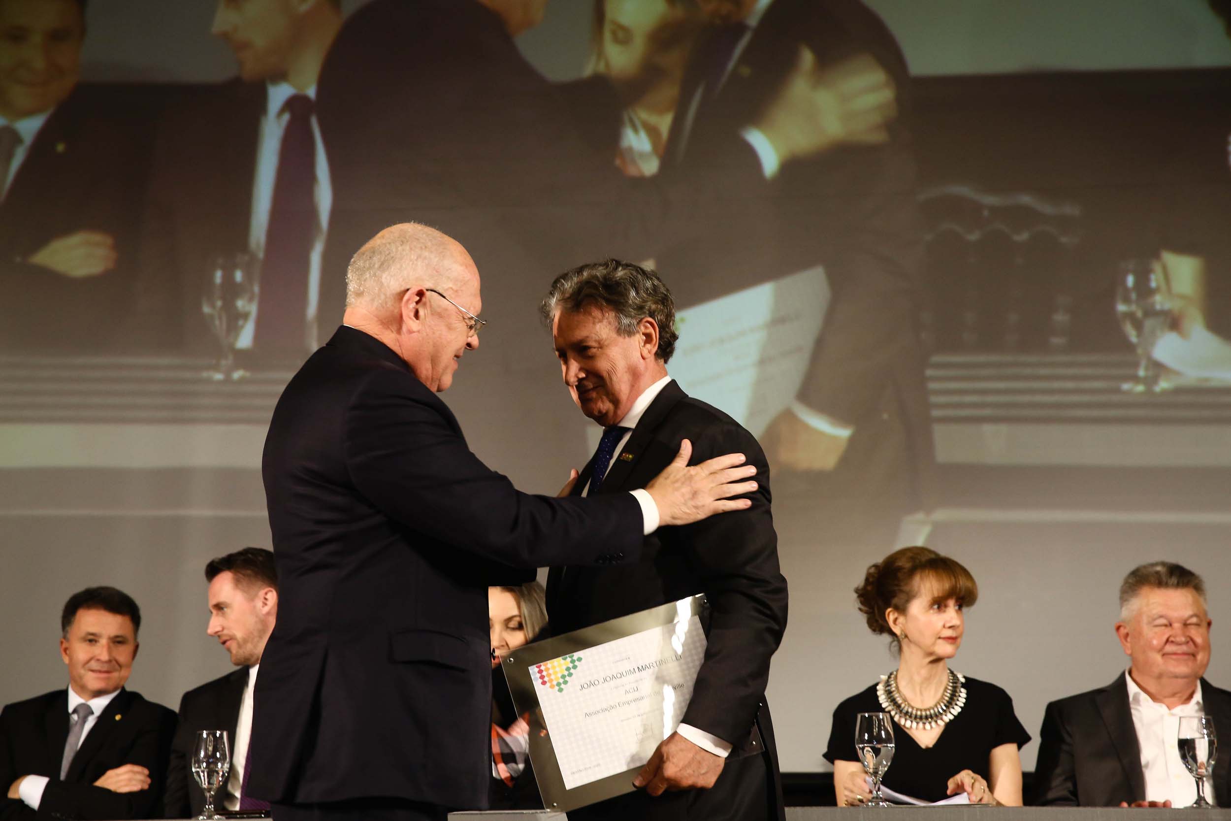 ACIJ empossa diretoria para mais um mandato, premia núcleos e homenageia conselheiros ACIJ empossa diretoria para mais um mandato, premia núcleos e homenageia conselheiros