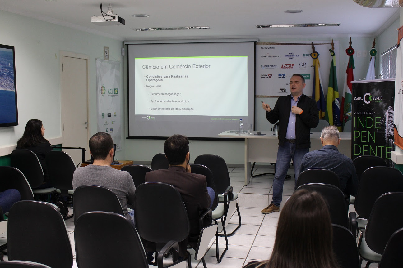 Palestra na ACII sobre Câmbio aborda estratégia utilizada pelos envolvidos na Operação Lava Jato