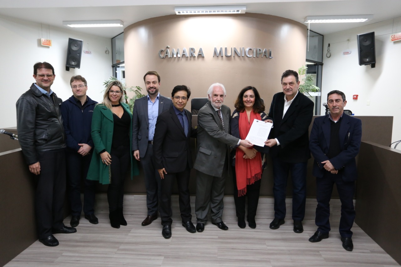 Imbituba conhece projeto para parceria com porto de Sines, em Portugal