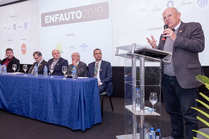 Evento reúne em Florianópolis empresários do setor de reparação automotiva Evento reúne em Florianópolis empresários do setor de reparação automotiva
