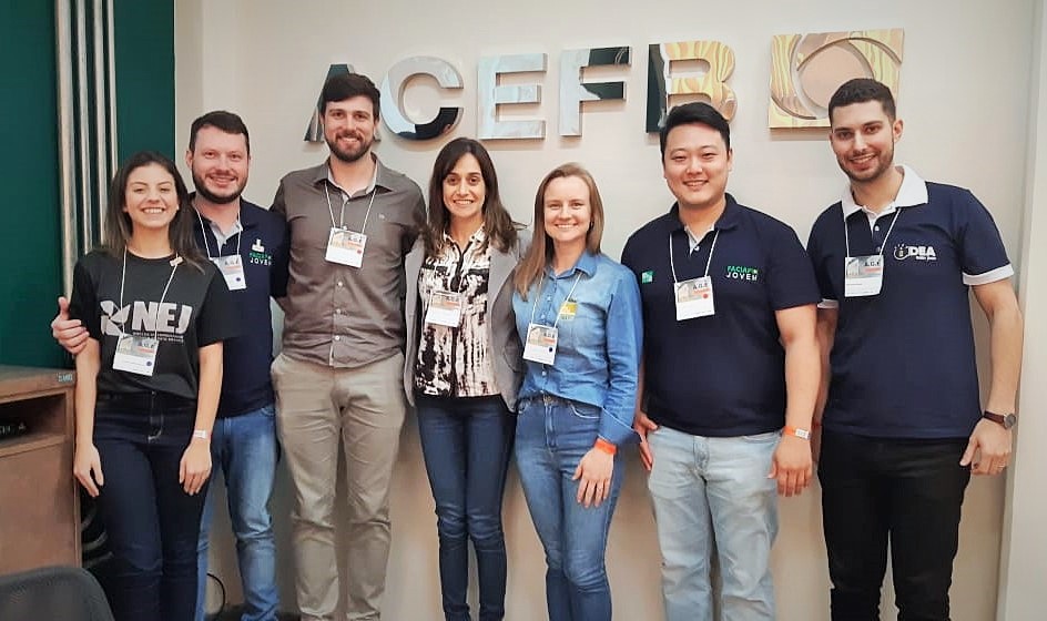 Cejesquianos compartilham experiências com jovens empreendedores do Paraná