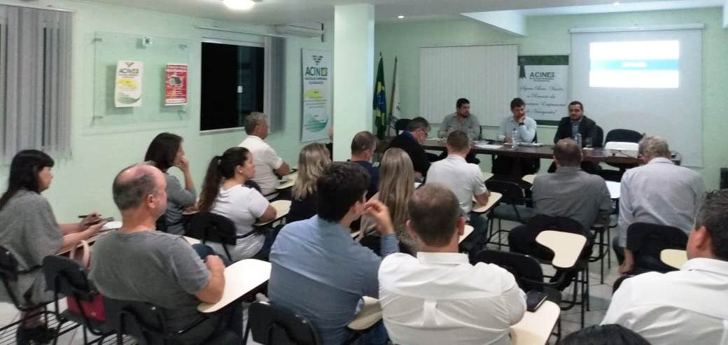 Empresários acompanham o andamento das obras do aeroporto de Navegantes em reunião da ACIN