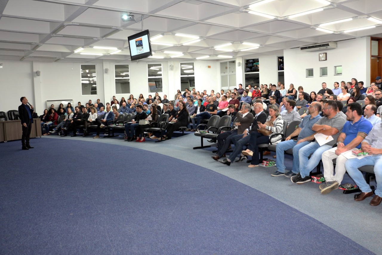 Em Caçador, sucesso de público em simpósio que discutiu o impacto da tecnologia 4.0