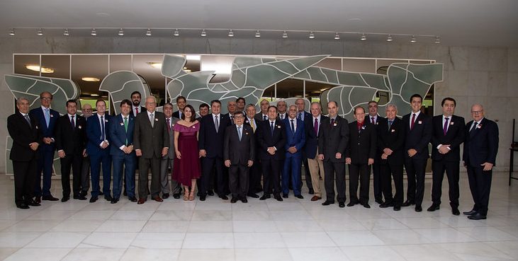 Presidente Jonny Zulauf reúne-se com empresários e parlamentares em reunião da CACB