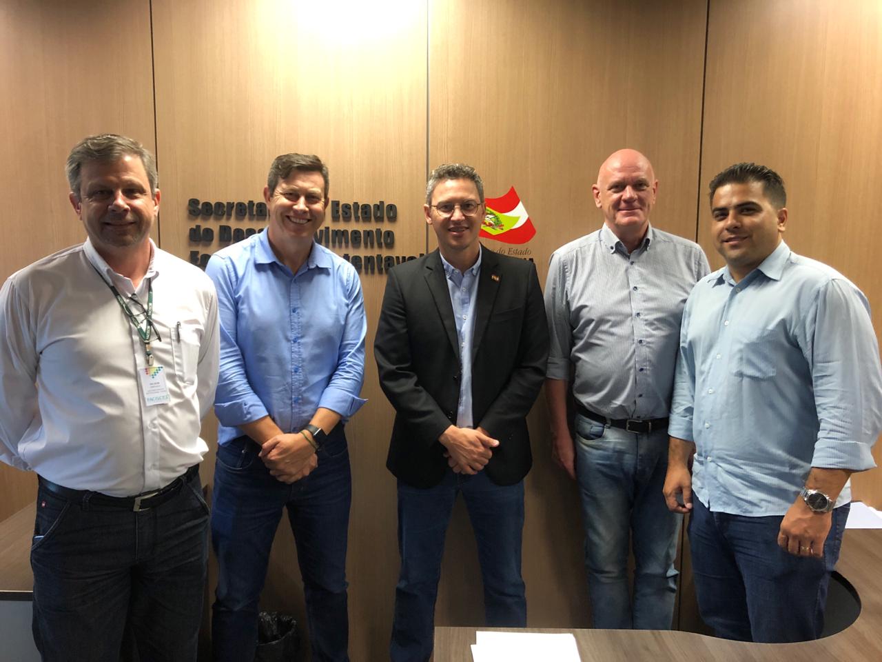 Facisc apresenta Programa DEL na Secretaria de Desenvolvimento Econômico Estadual
