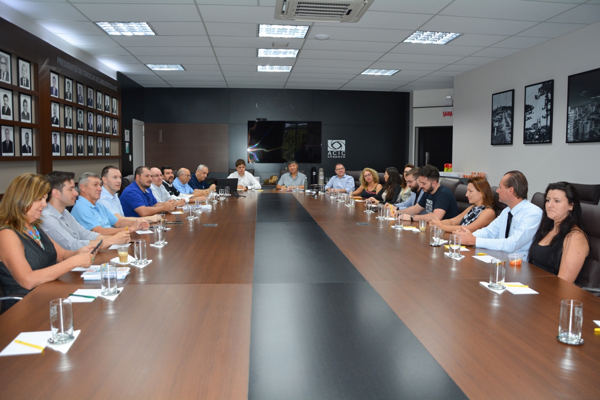 Diretoria da ACIC Chapecó alinha objetivos com representantes de conselhos Diretoria da ACIC Chapecó alinha objetivos com representantes de conselhos