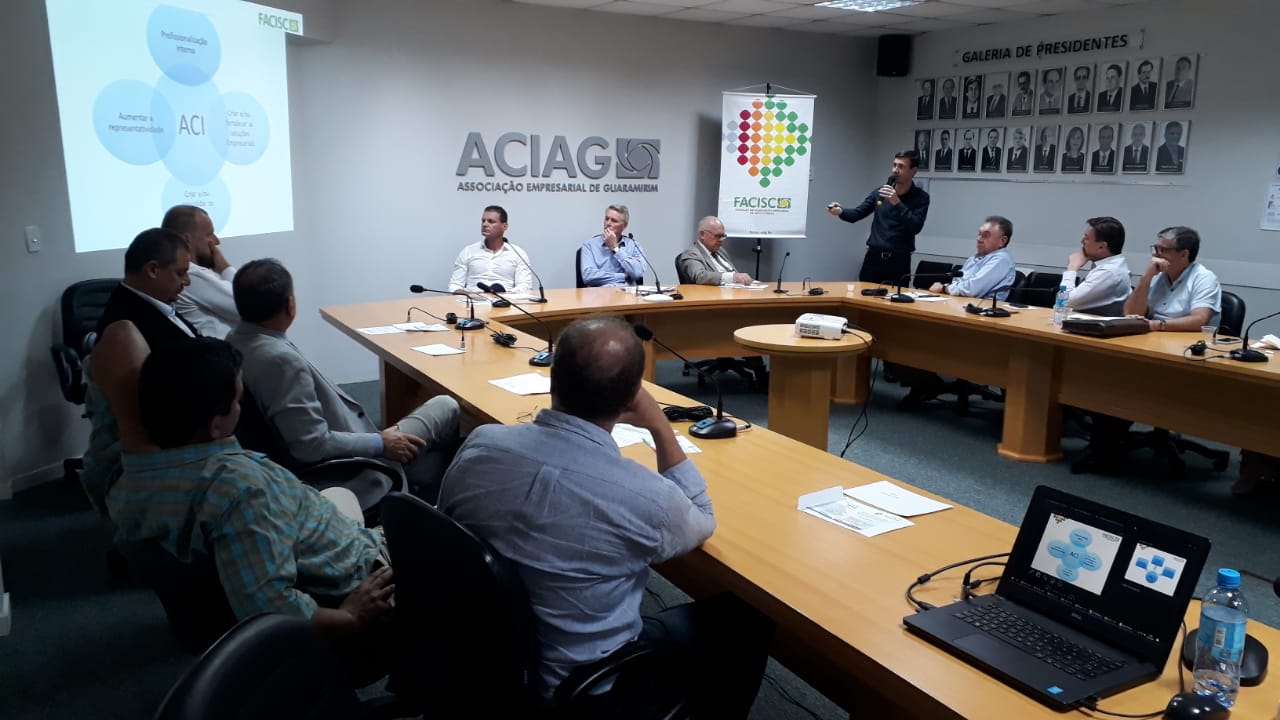 Guaramirim recebe representantes de ACIs da regional Norte